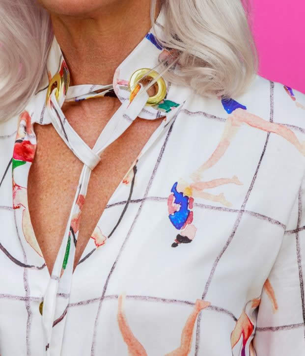 NCM Bähr Theodora Designer Bluse weiß mit Akrobaten Print