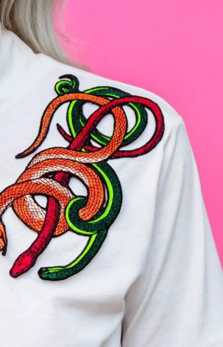 NCM Bähr Theodora Designer T-Shirt weiß mit Schlangen-Stickerei